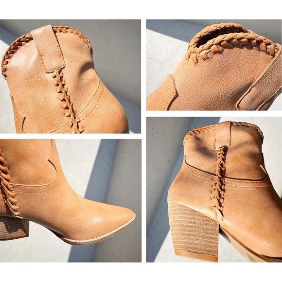 NEW Western Cowboy Whipstitched Ankle Boots
Pointy Toe Block Heel Distress Taupe - Picture 15 of 15